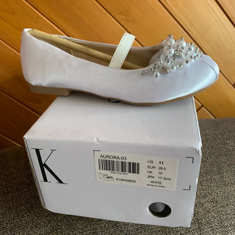 Girls white Dress shoes